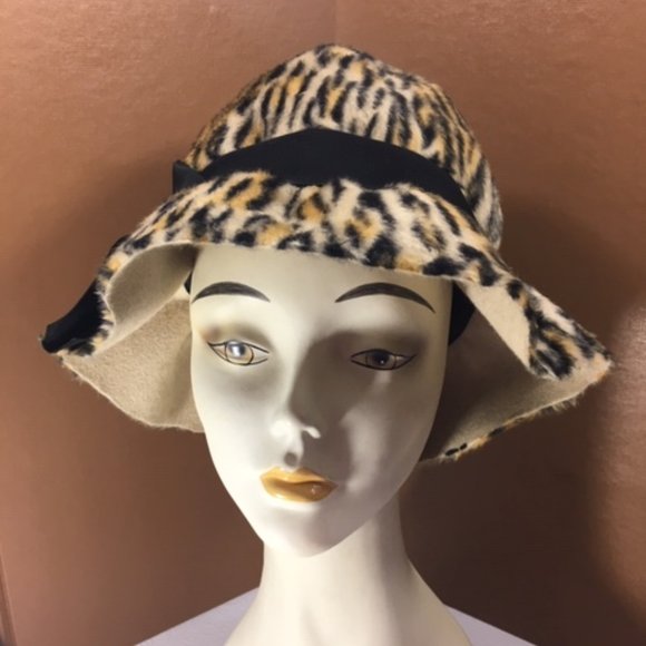 Vintage 60's John Velveteen Leopard Print Bucket Mod Hat
